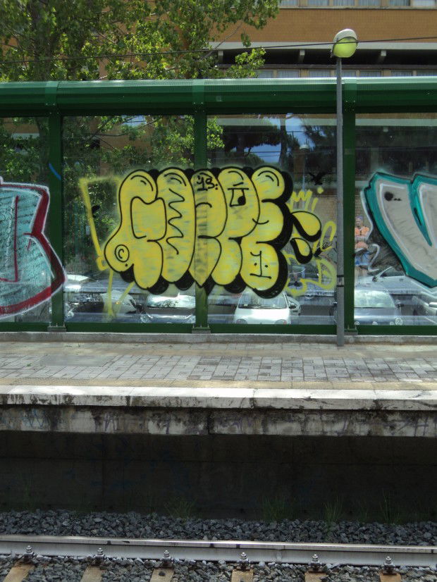 Graffiti Wall in Rome - Photo by EightySeven - Gospe (2013)