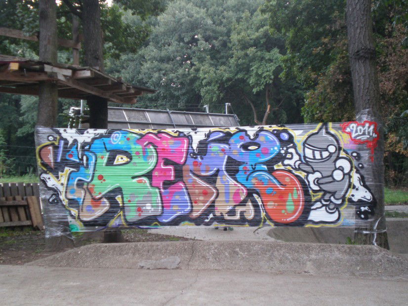 Graffiti Wall in Budapest - Photo by EightySeven - Remi (2011)