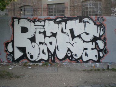 Graffiti Wall in Budapest - Photo by EightySeven - Remsi (2012)