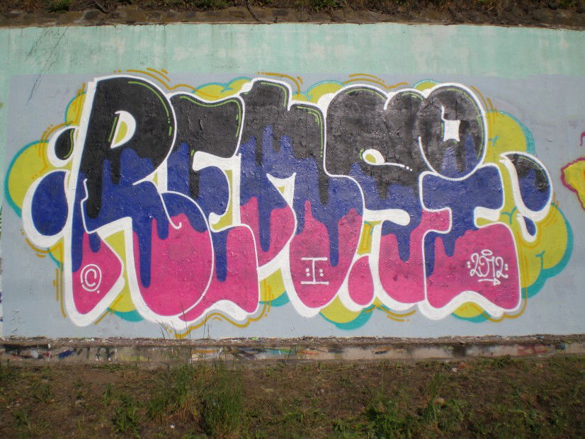 Graffiti Wall in Budapest - Photo by EightySeven - Remsi (2012)