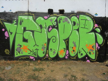 Graffiti Wall in Budapest - Photo by EightySeven - Gosper (2013)