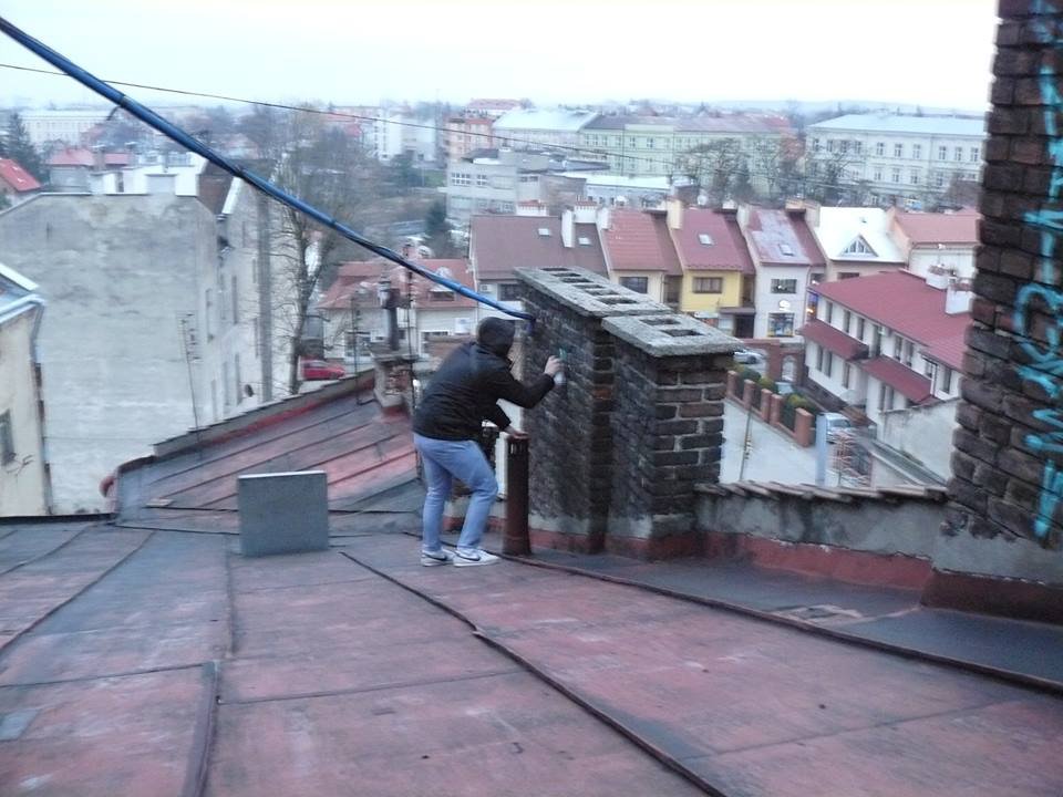 Graffiti Artwork - Photo by Elmooner