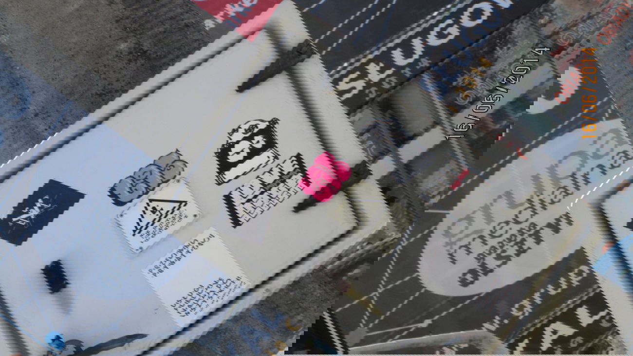 Graffiti Artwork - Photo by Elmooner