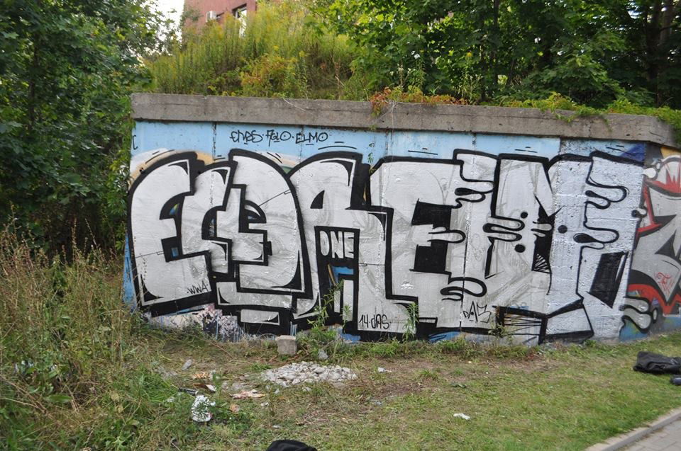 Graffiti Bombing - Photo by Elmooner