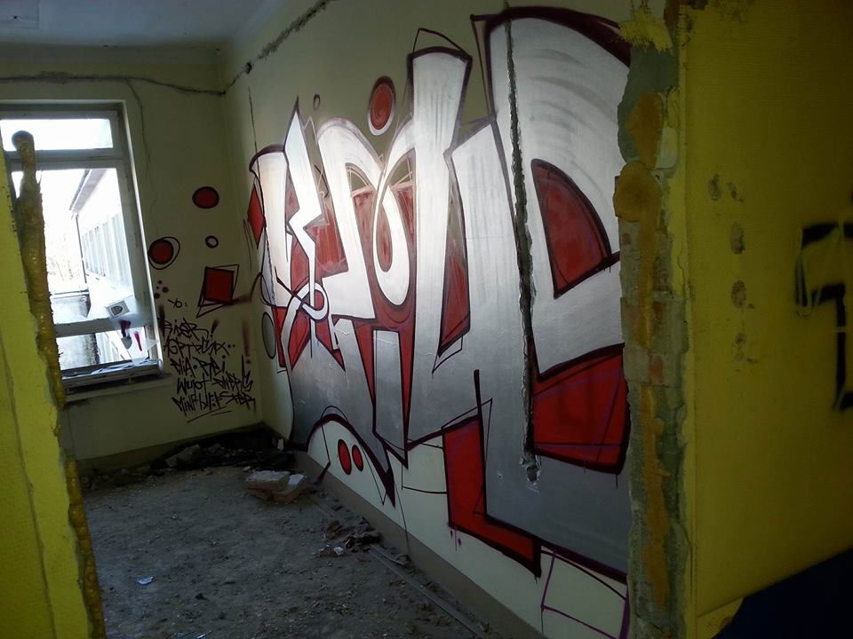 Graffiti Wall - Photo by Elmooner