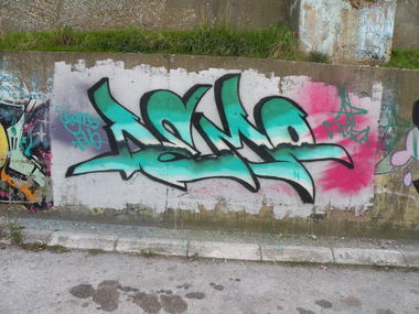 Graffiti Bombing - Photo by EmiTwo (2013)