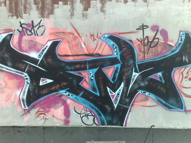 Graffiti Bombing - Photo by EmiTwo (2012)