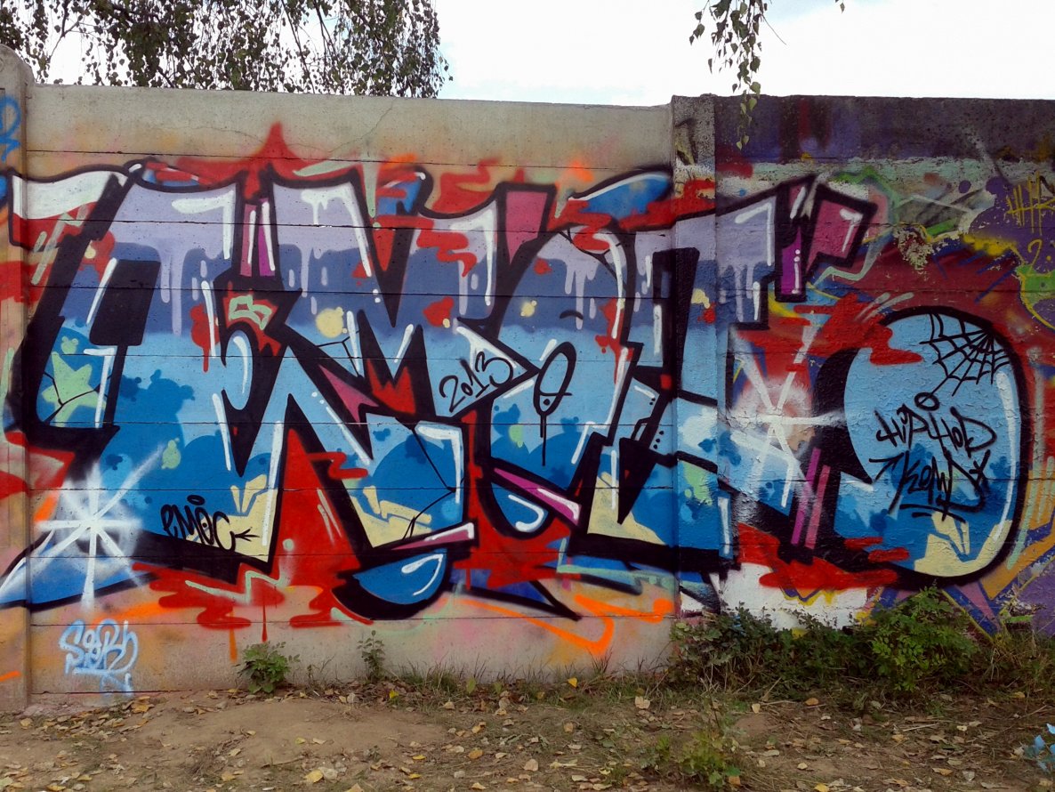 Graffiti Wall - Photo by Emoc - Emoc (2013)