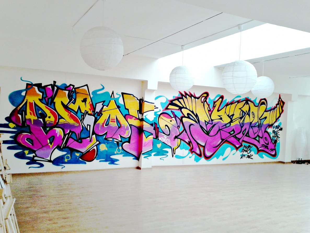 Graffiti Wall - Photo by Emoc - emoc