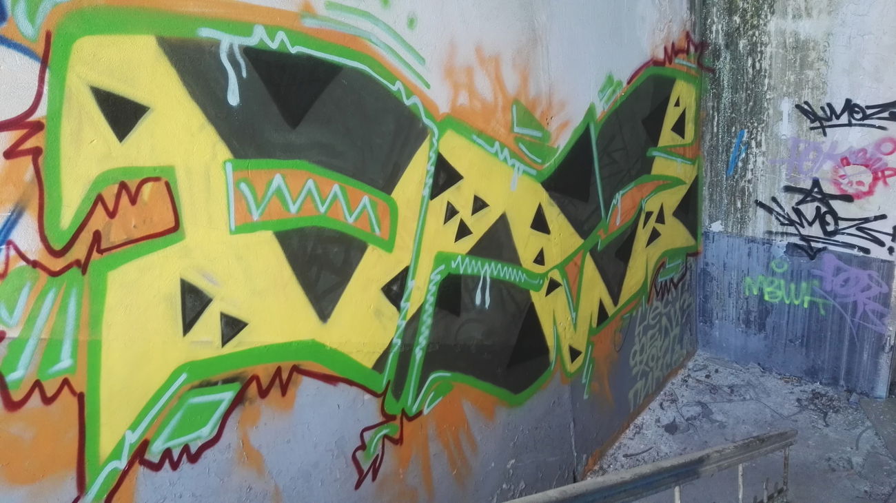 Graffiti Wall in Београд - Photo by Emsid (2016)