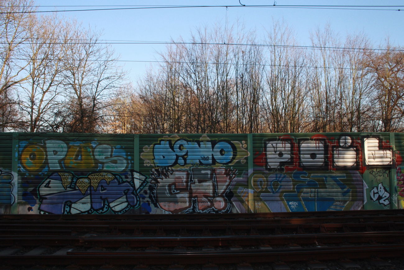 Graffiti Wall - Photo by Endgleist - OPUS, DINO, POIL