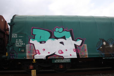 Graffiti Train - Photo by Endgleist - Bä