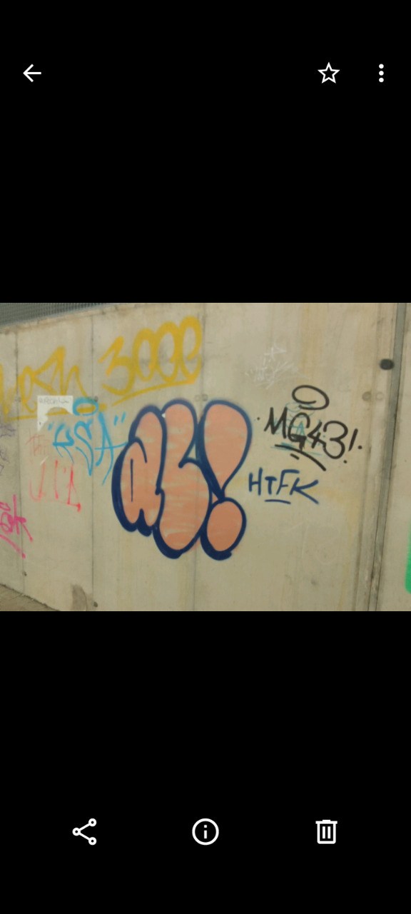 Graffiti Bombing - Photo by Endtooend - Al, htfk