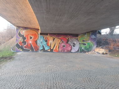 Graffiti Wall - Photo by Endtooend - Rambos