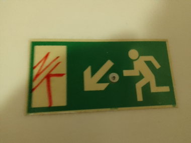 Graffiti Street Art in Heidelberg - Photo by Endtooend - Nk, schild, vrds