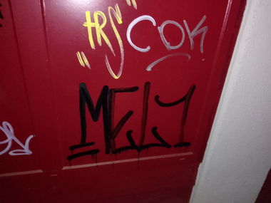 Graffiti Wall - Photo by Endtooend - Mel1