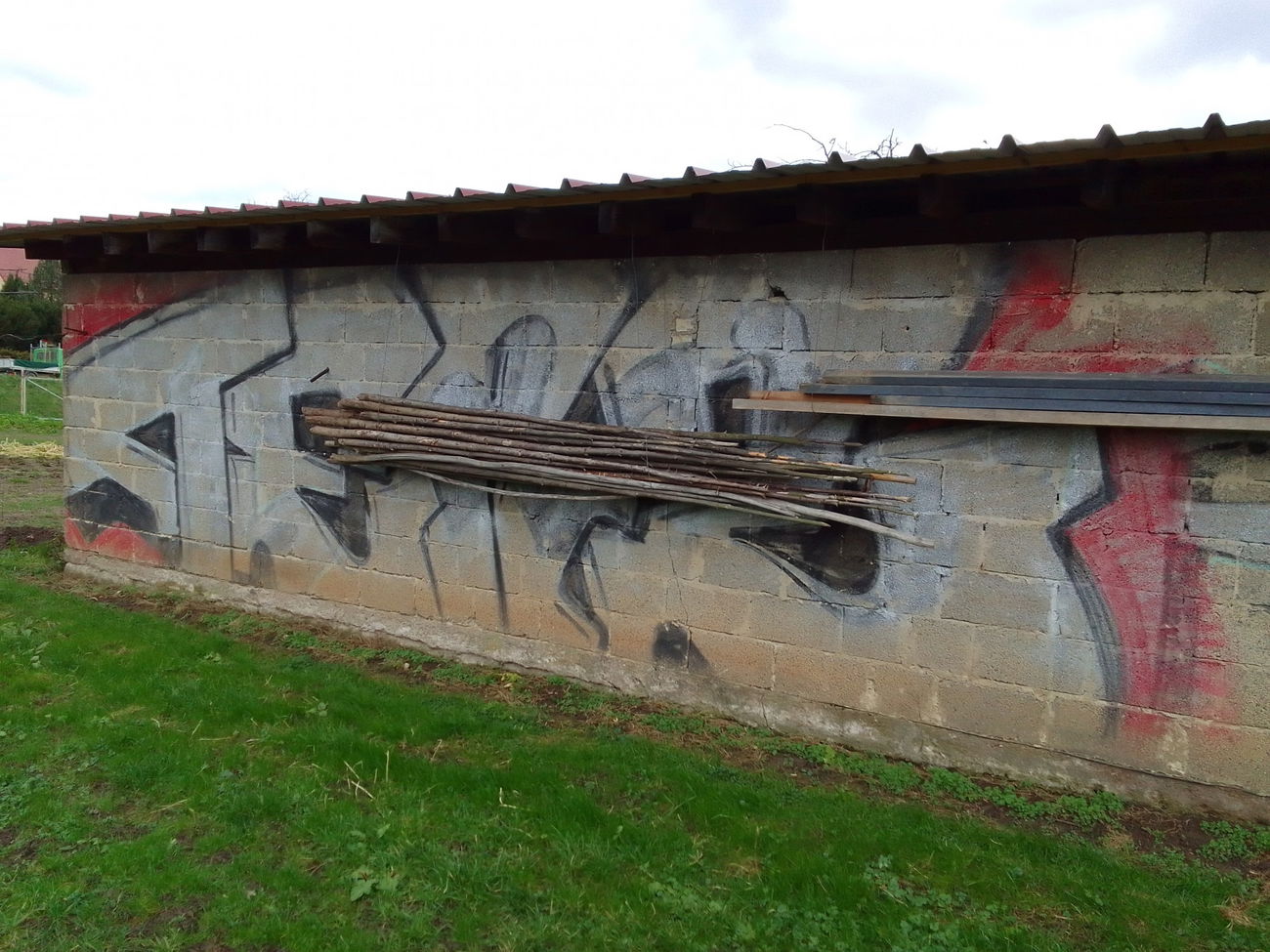 Graffiti Bombing - Photo by Endtooend