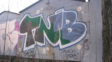Graffiti Wall - Photo by EnerGyo1 - tnb, grey1 (2012)