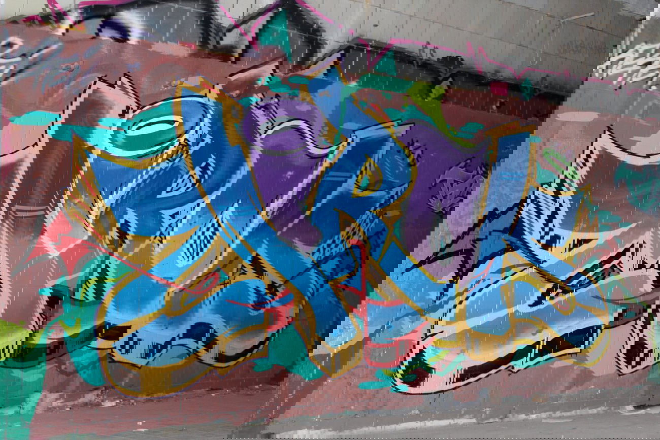 Graffiti Wall - Photo by Escape - mirok, freak