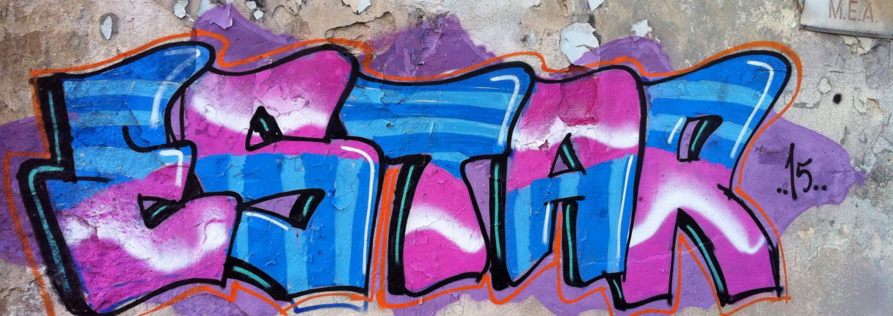 Graffiti Wall in Bucharest - Photo by Estar737 (2015)