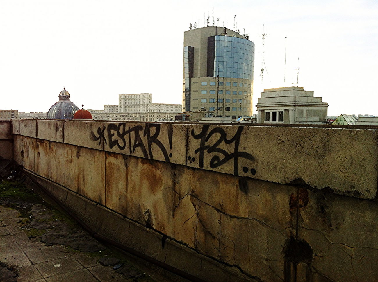 Graffiti in Bucharest - Photo by Estar737 - estar, 737, bucharest (2015)