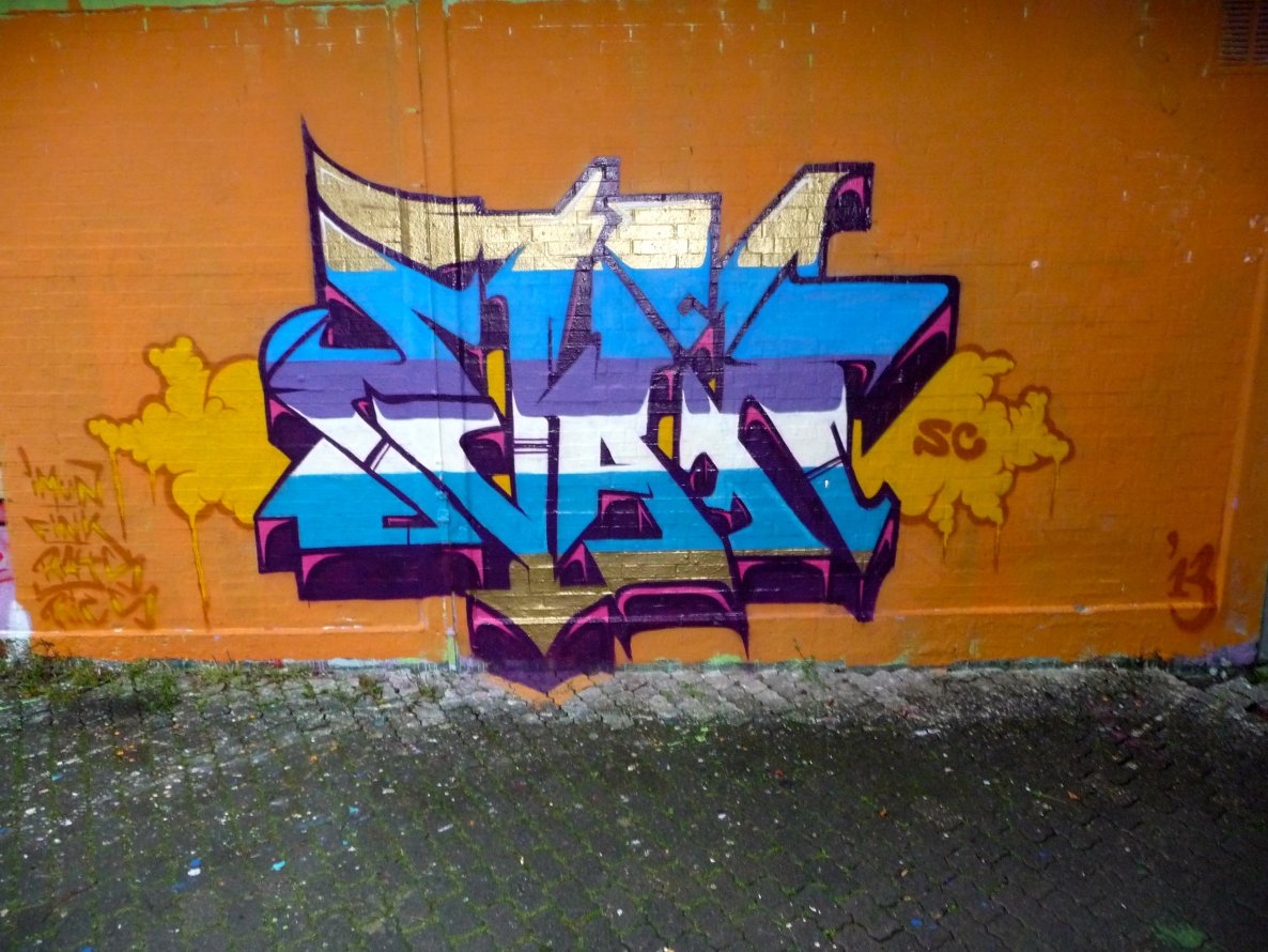 Graffiti Wall - Photo by Evian - Evan (2013)