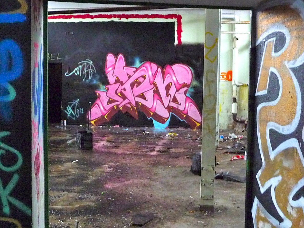 Graffiti Wall - Photo by Evian - Ian (2012)