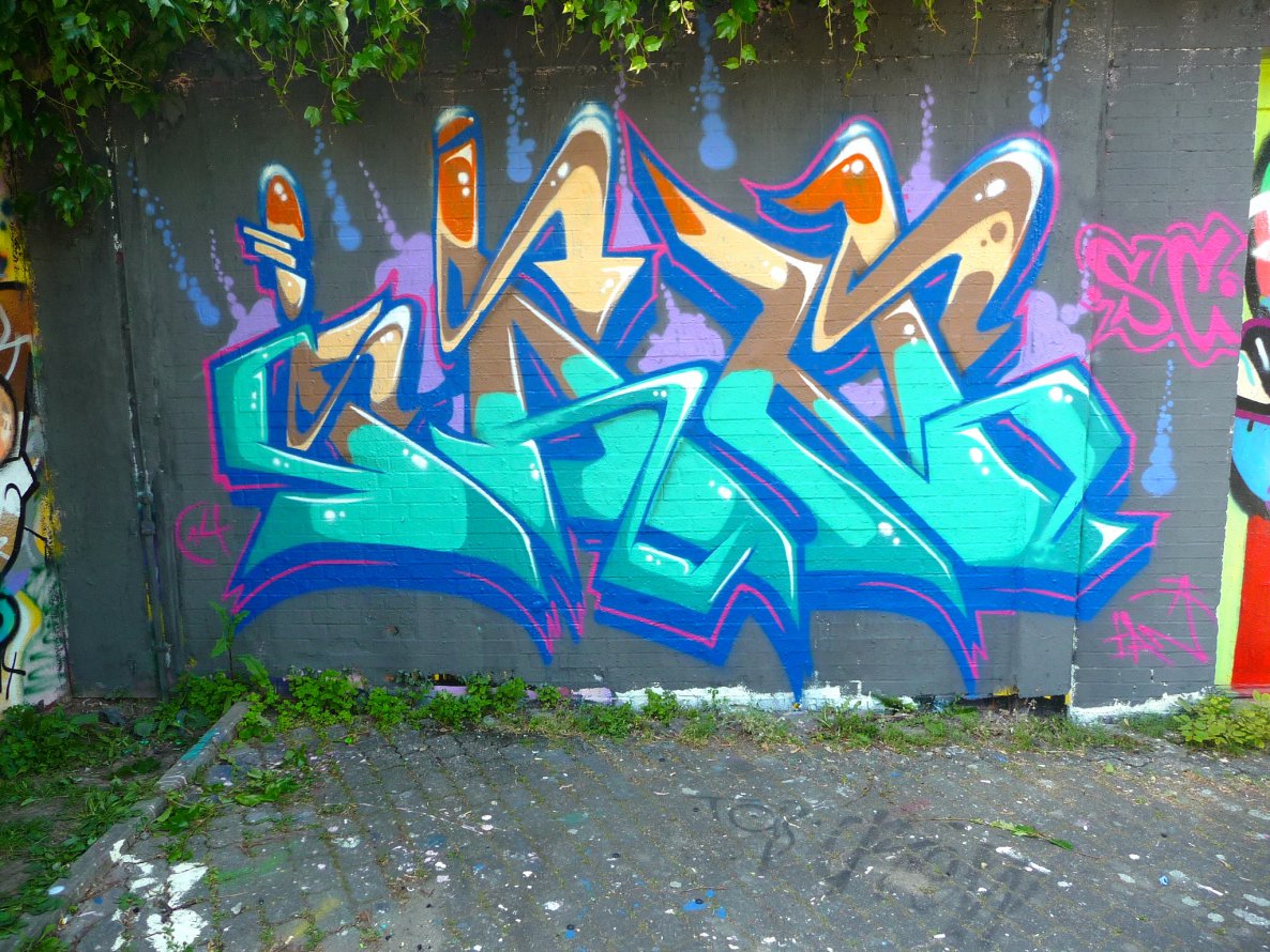 Graffiti Wall - Photo by Evian