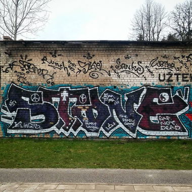 Graffiti Wall in Santariškės - Photo by EvlRabid - vilnius, santariskes, stone