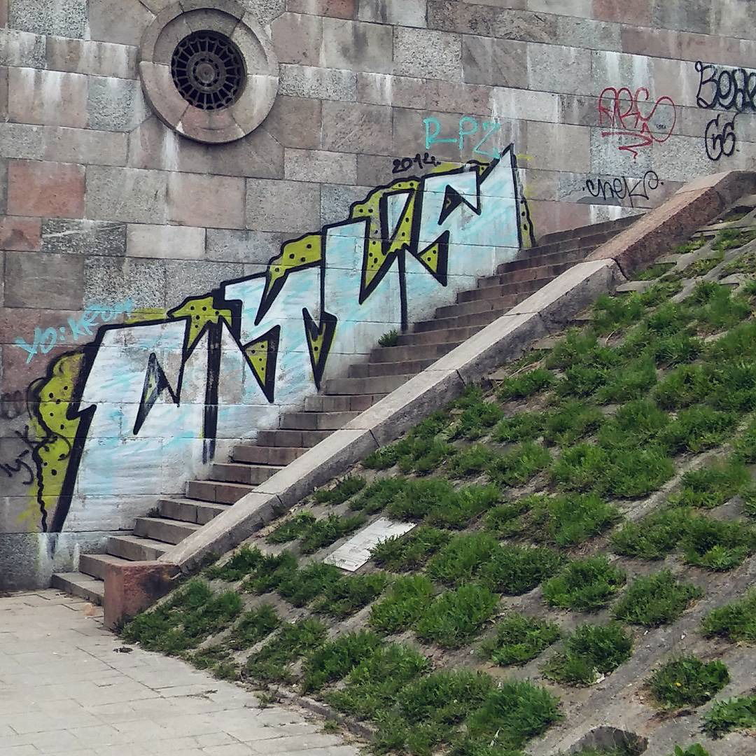 Graffiti Wall in Vilnius - Photo by EvlRabid - vilnius, cyls