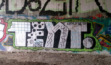 Graffiti Bombing in Praha - Photo by Exist333