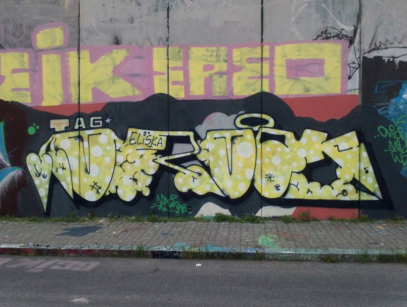 Graffiti Wall in Prague - Photo by Exist333 - Uruck, TAG (2013)
