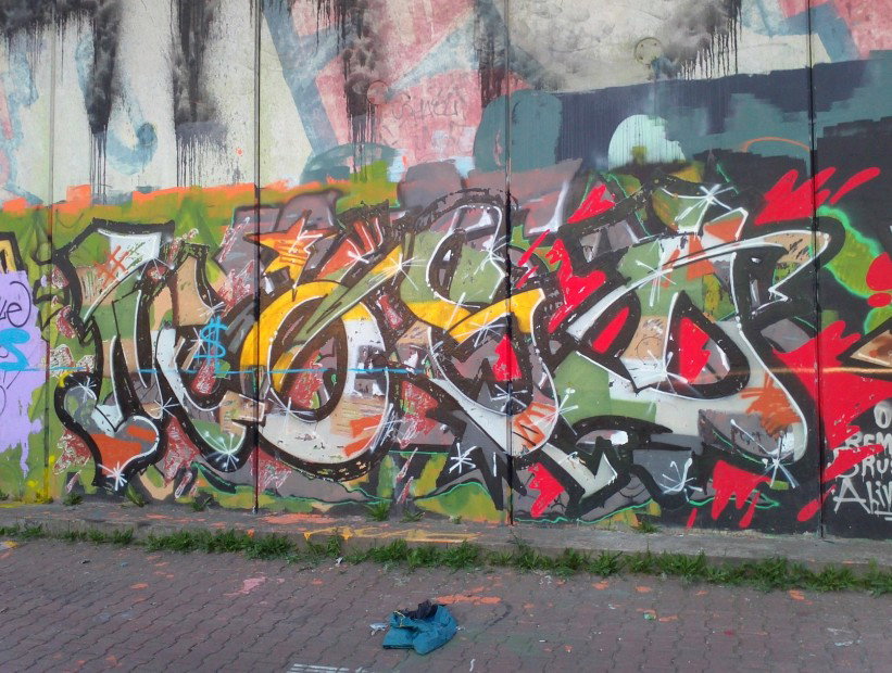 Graffiti Wall in Prague - Photo by Exist333 - Mosd, CAP