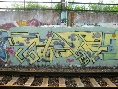 Graffiti Bombing in Prague - Photo by Exist333 - Tode, SEA
