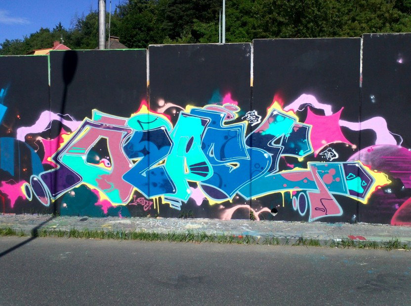 Graffiti Wall in Prague - Photo by Exist333 - Oipse