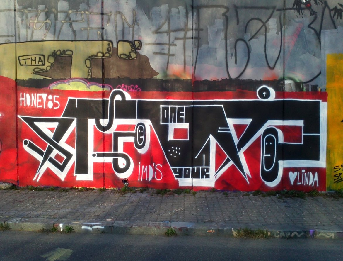 Graffiti Wall in Prague - Photo by Exist333 - Honei, IMD