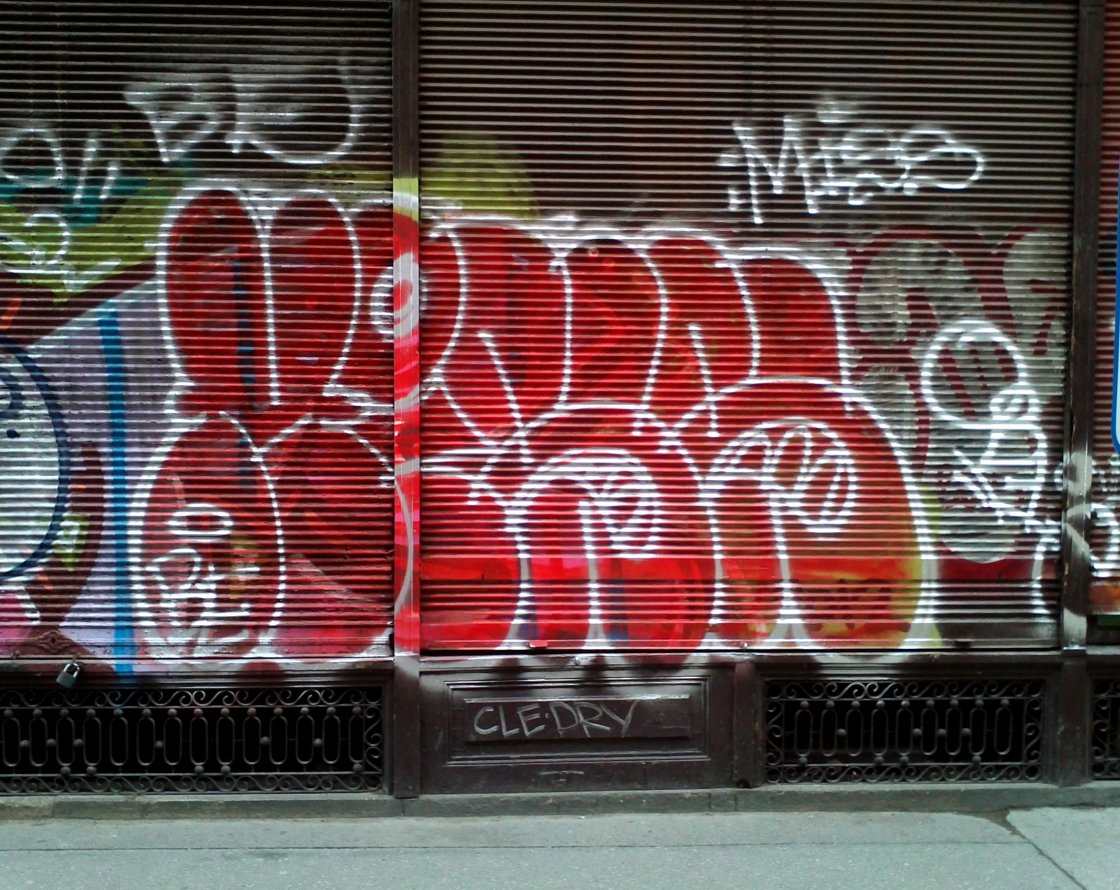 Graffiti Bombing in Prague - Photo by Exist333 - Miss, BE, KGS