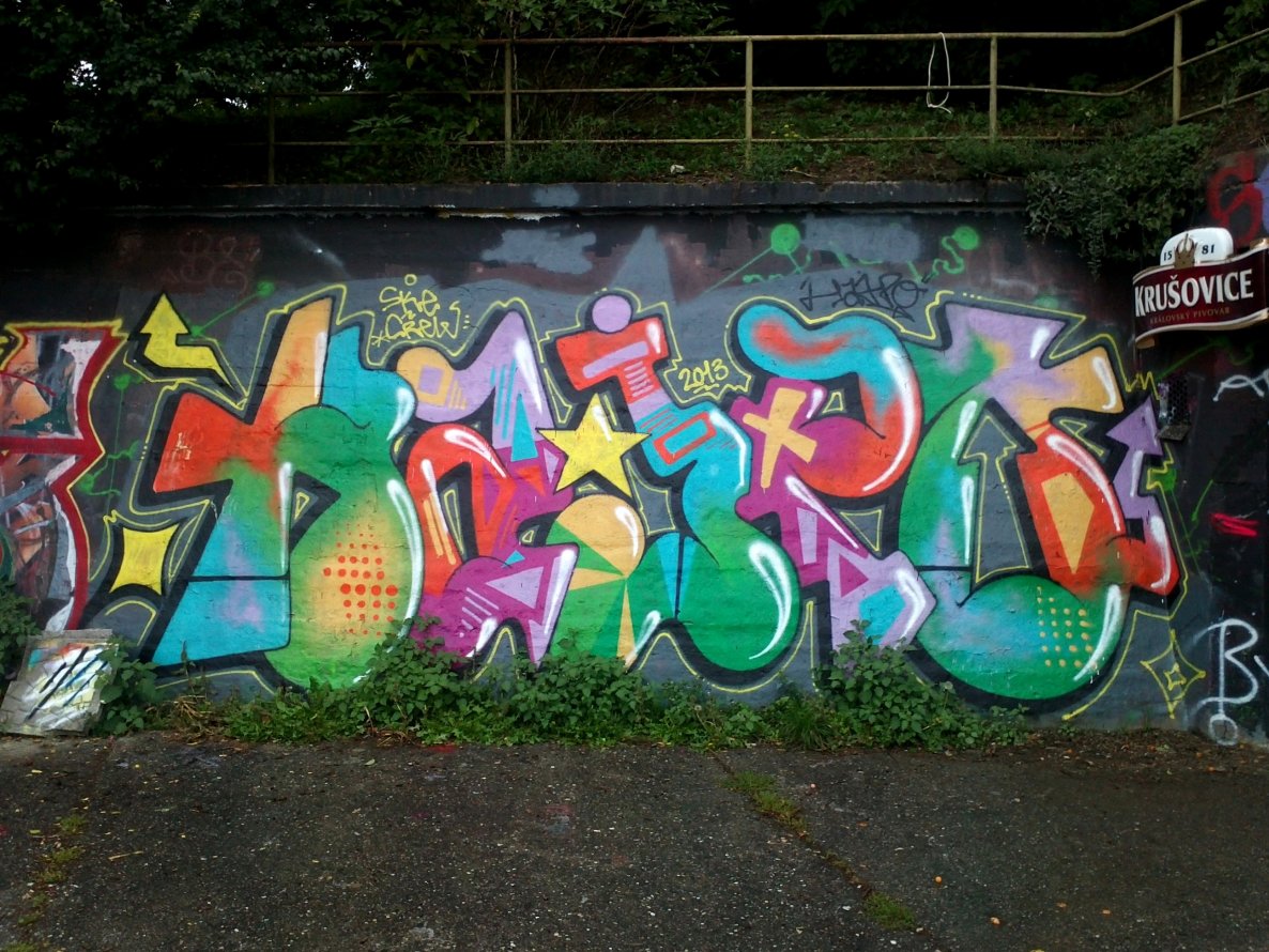 Graffiti Wall in Prague - Photo by Exist333 - Hajpo, SKE