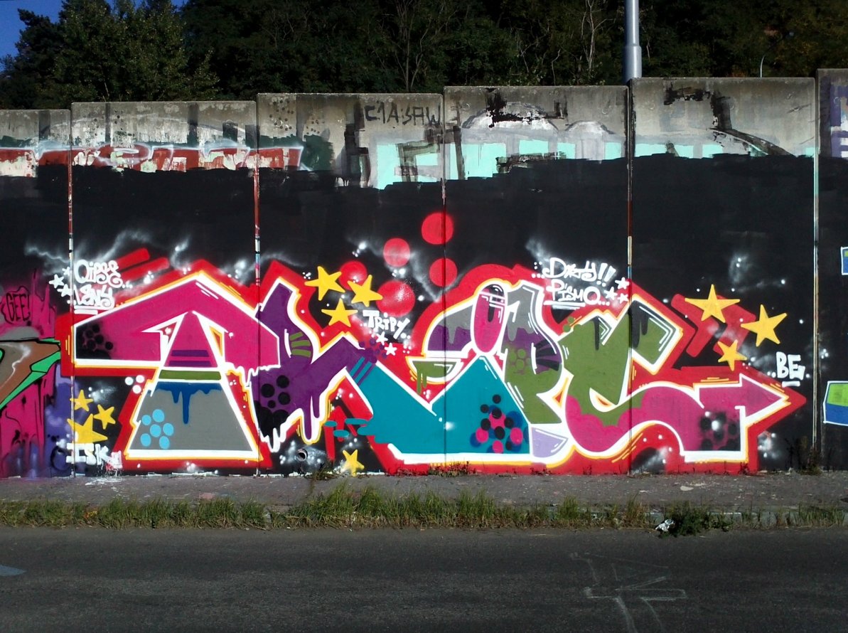 Graffiti Wall in Prague - Photo by Exist333 - Tripy