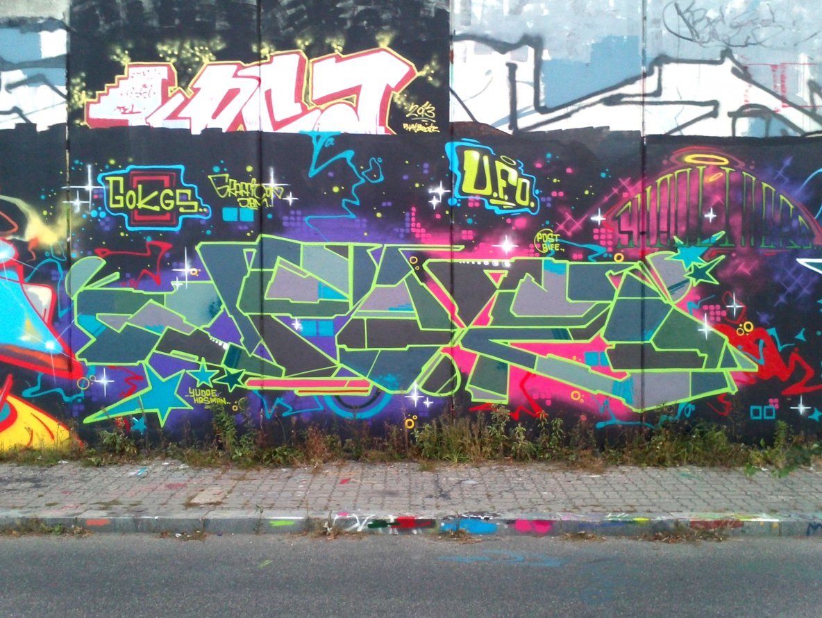Graffiti Wall in Prague - Photo by Exist333 - Spord
