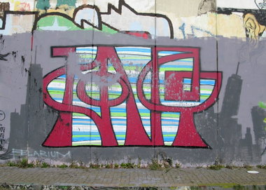 Graffiti Wall in Prague - Photo by Exist333 - Kong, IIG