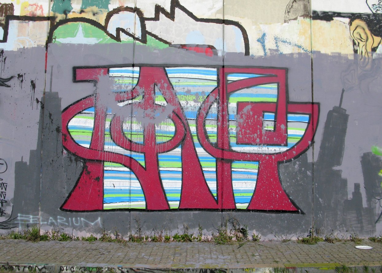 Graffiti Wall in Prague - Photo by Exist333 - Kong, IIG
