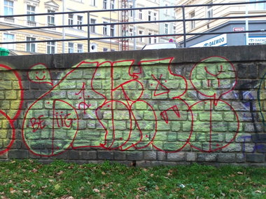 Graffiti Bombing in Prague - Photo by Exist333 - Pleb