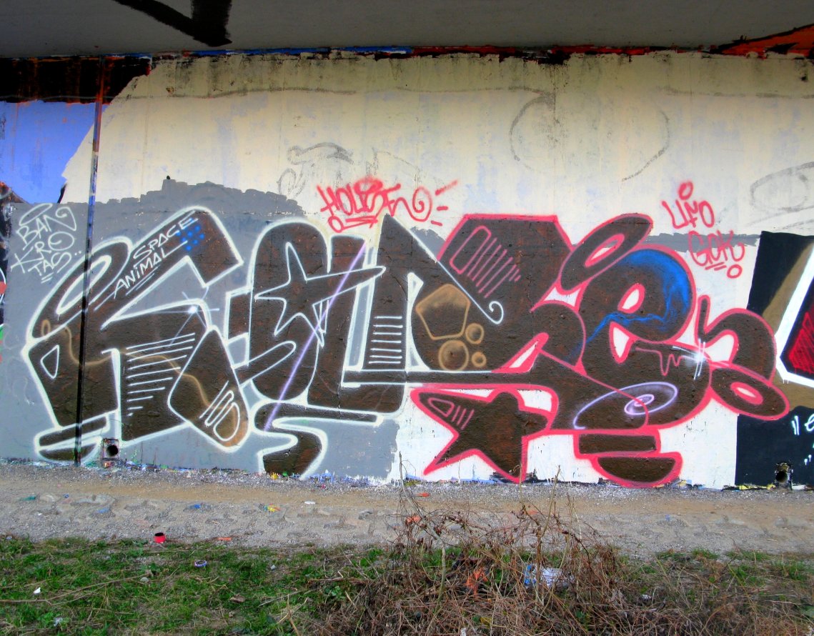 Graffiti Wall in Prague - Photo by Exist333 - House, GOK