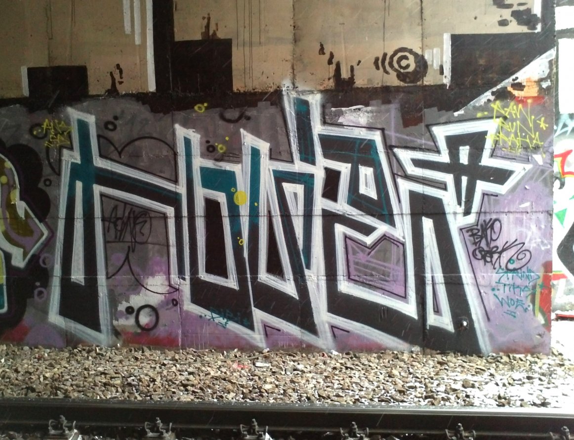 Graffiti Bombing in Prague - Photo by Exist333 - Howie, RAW