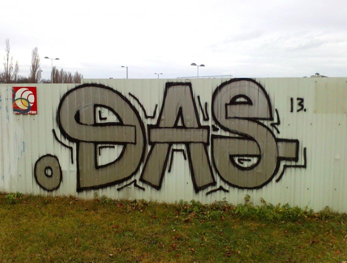 Graffiti Bombing in Prague - Photo by Exist333 - DAS, crew