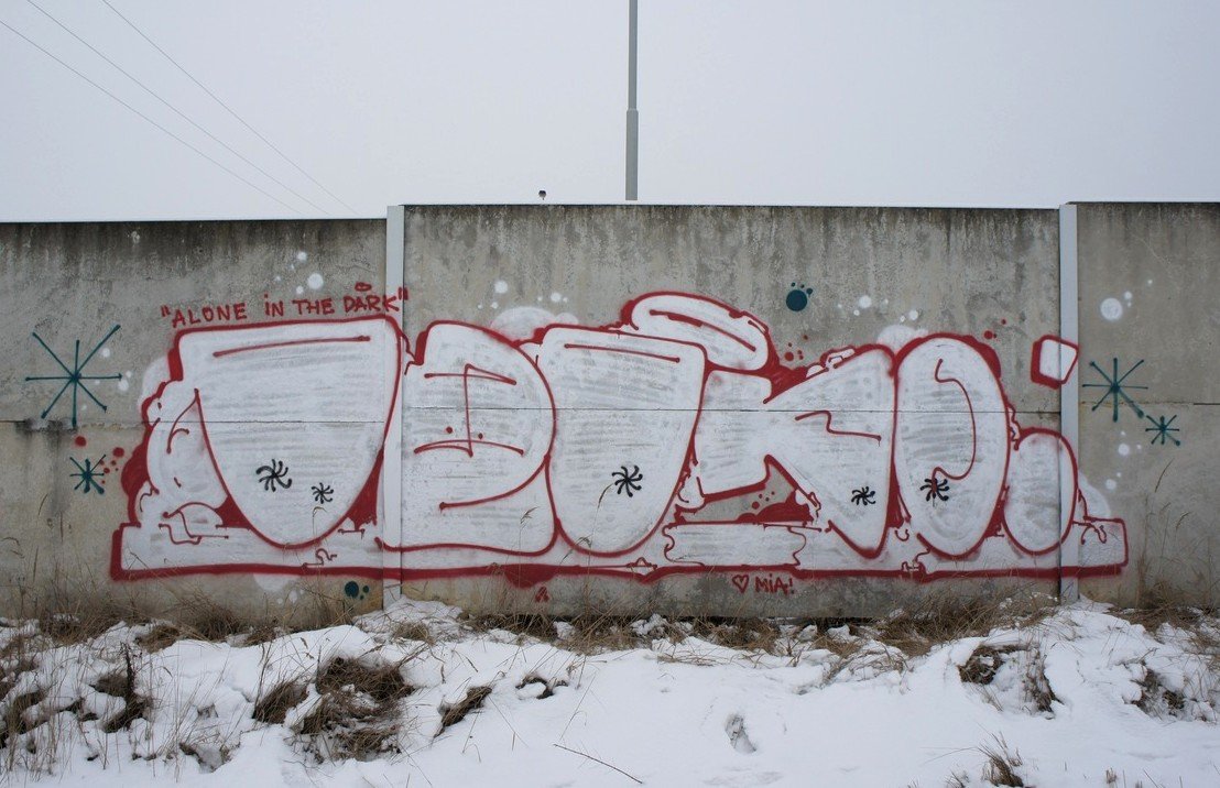 Graffiti Bombing in Prague - Photo by Exist333 - Uruke
