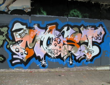 Graffiti Wall in Prague - Photo by Exist333 - Mosd, CAP