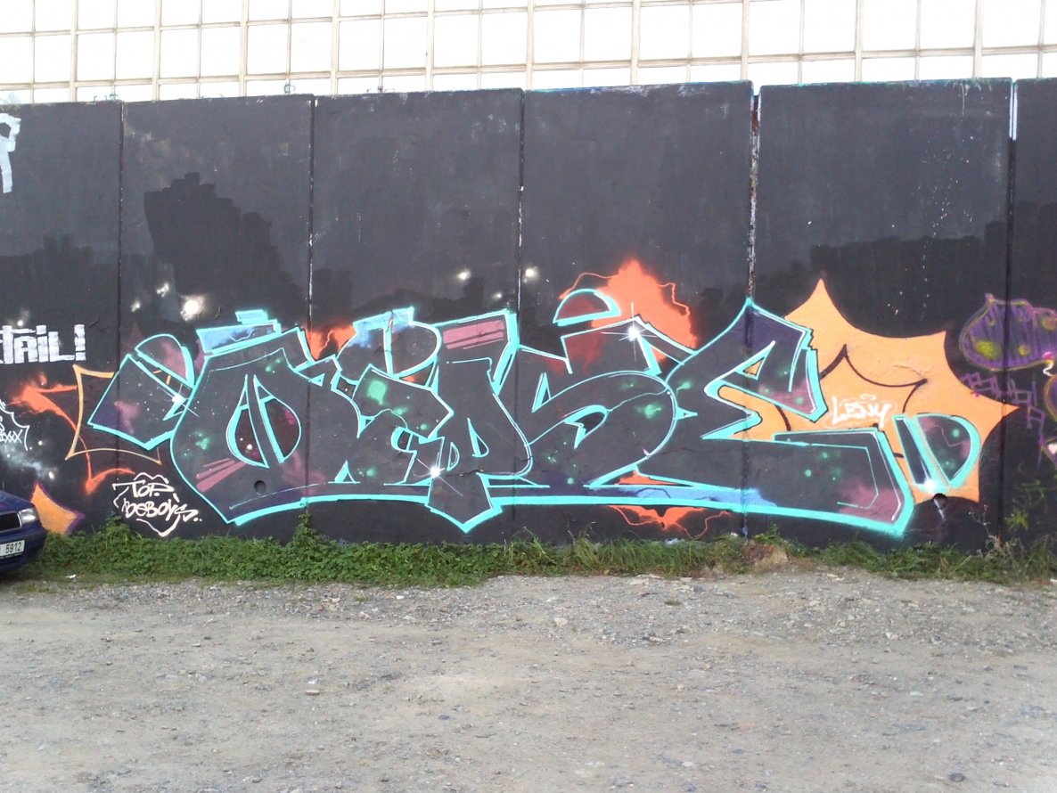 Graffiti Wall in Prague - Photo by Exist333 - Oipse