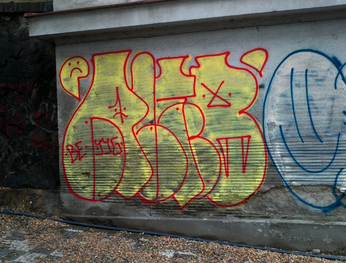 Graffiti Bombing in Prague - Photo by Exist333 - Pleb